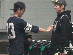 222222222222.gif?type=w800