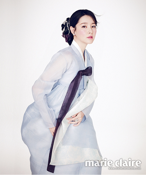 외모로는 톱이라고 안하는 사람이 더 많지만 한복으론 톱이라는데 거의다 동의하는 연예인 | 인스티즈