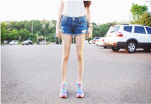 늘씬한 각선미가 매력적인 핫팬츠