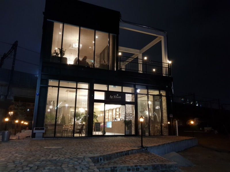 수도권 프로카페러가 자신있게 추천하는 한적한 카페 스팟들.jpg | 인스티즈